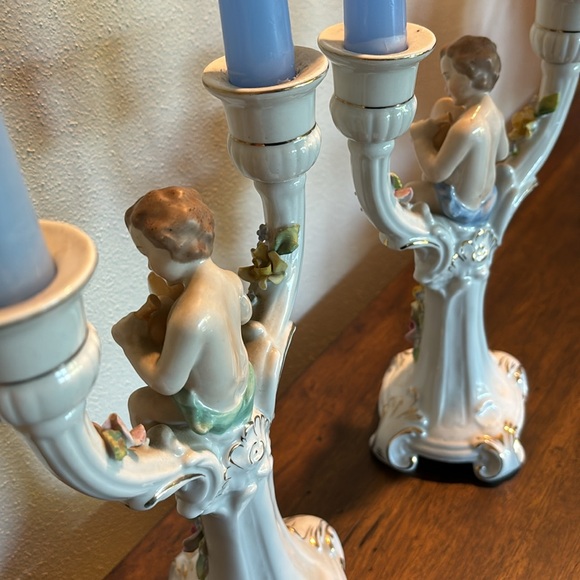 Stunning Pair Dresden Porcelain Cherub Putti Candlesticks Germany - Picture 9 of 13